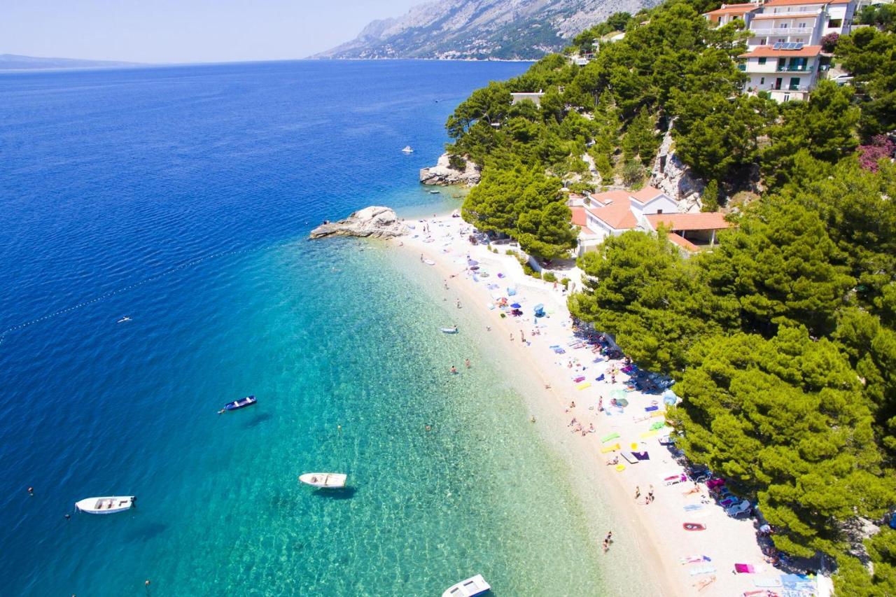 Apartments By The Sea Brela, Makarska - 6688 Exterior foto
