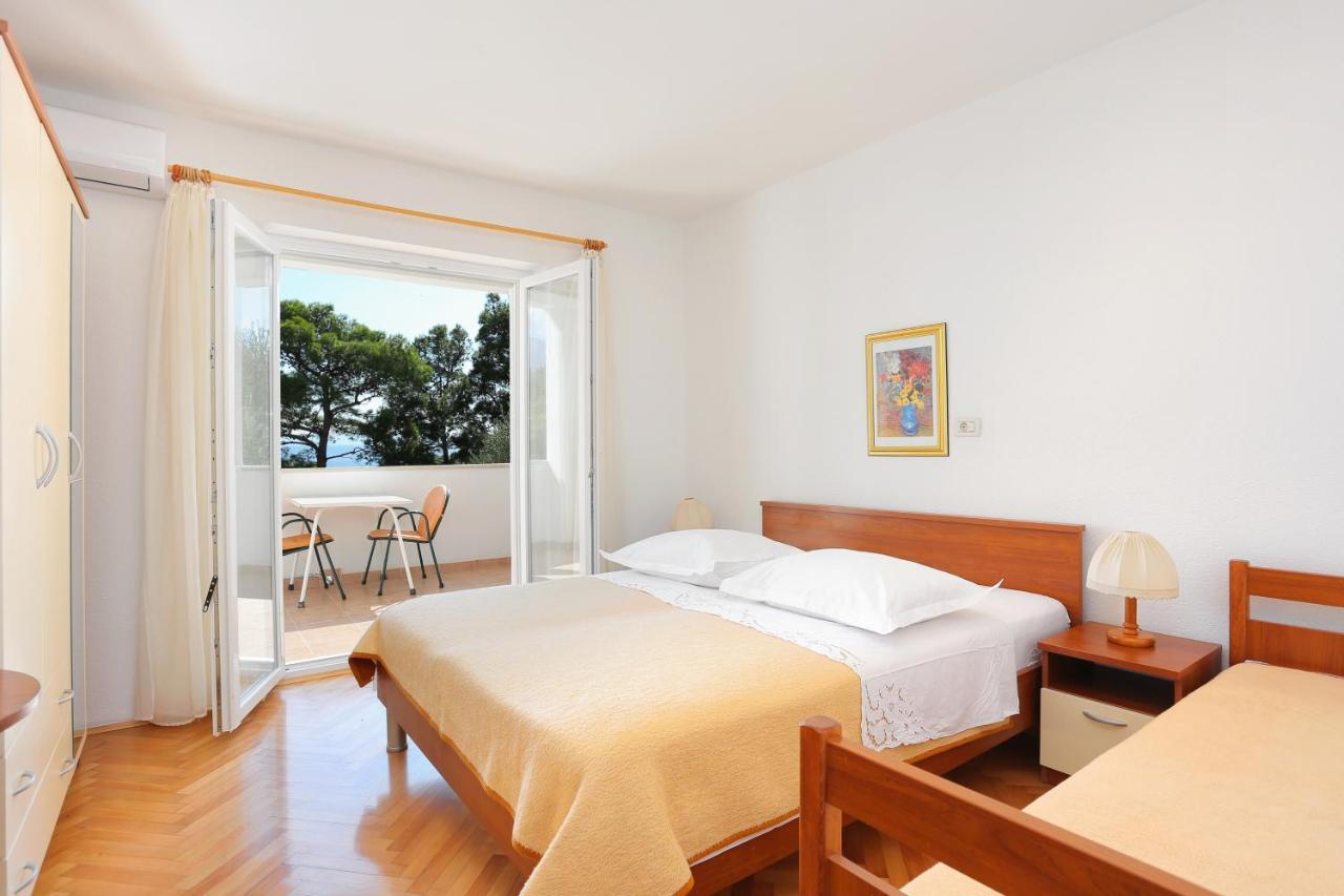 Apartments By The Sea Brela, Makarska - 6688 Exterior foto